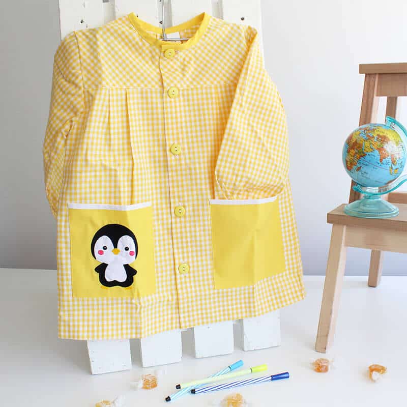 ▷ Babi/Bata Escolar Amarilla Bordada  Colección Pingüino 【febrero 2024】