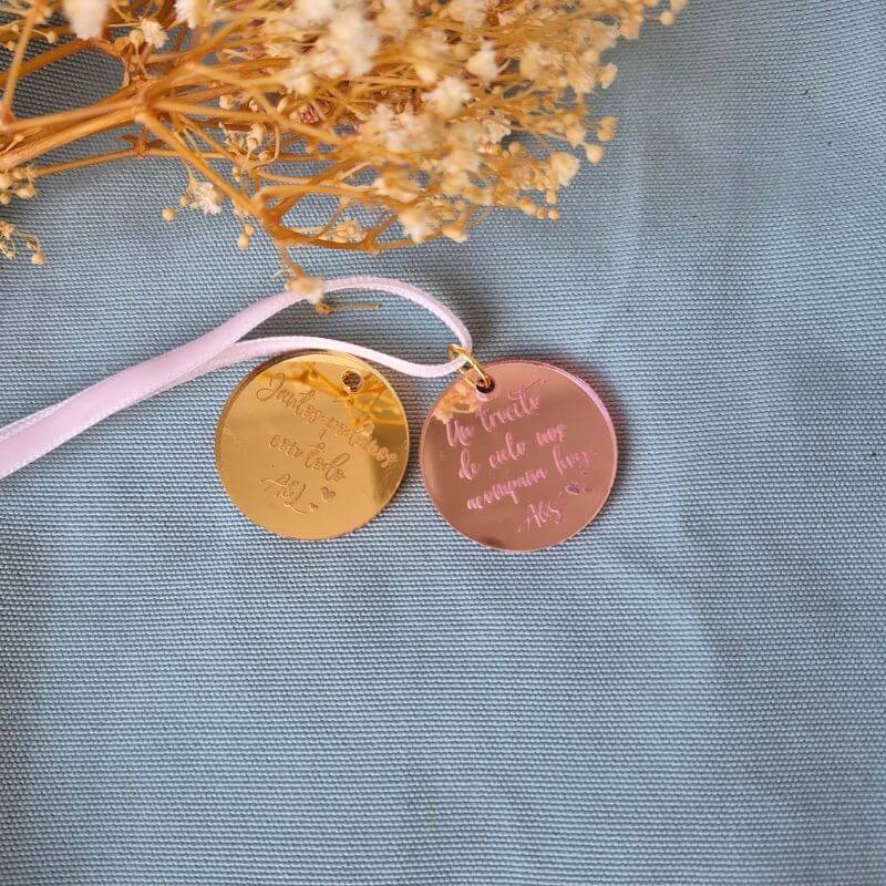 Medalla Espejo Personalizada para Ramo de Novia - Imagen 13