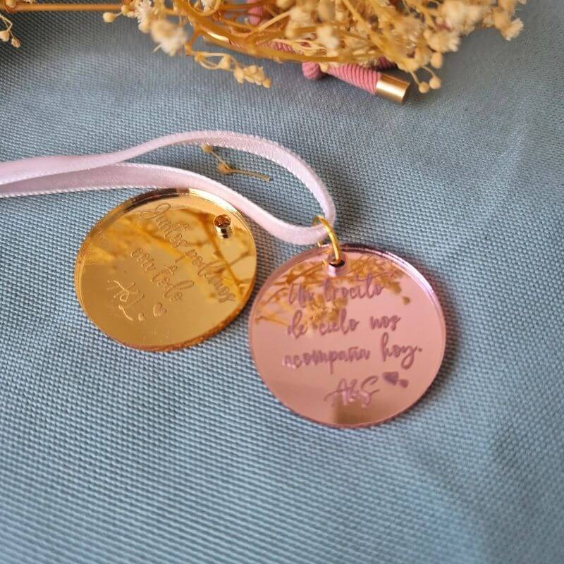 Medalla Espejo Personalizada para Ramo de Novia - Imagen 15