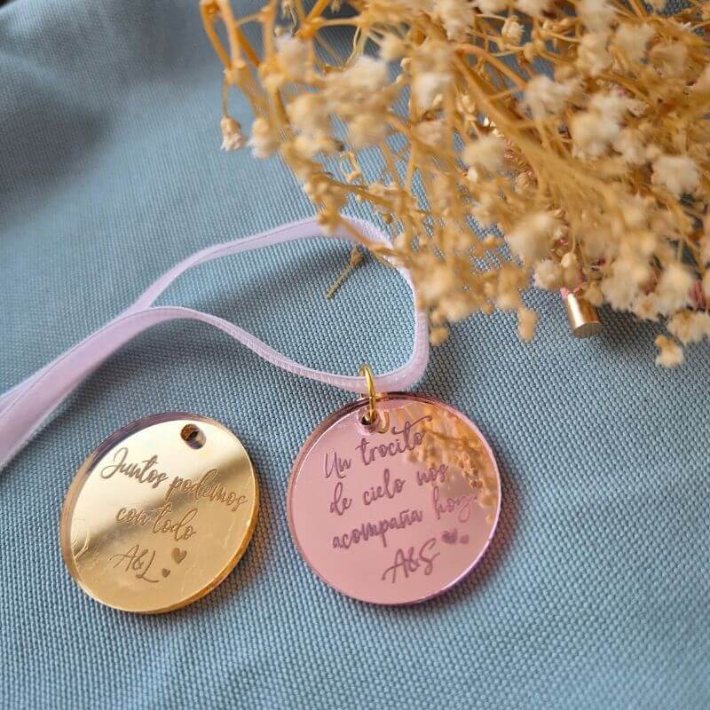 Medalla Espejo Personalizada para Ramo de Novia - Imagen 14