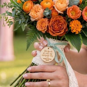 Medalla Personalizada para Ramo de Novia - Grabada en Madera