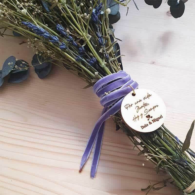 Medalla Personalizada para Ramo de Novia - Grabada en Madera - Imagen 13