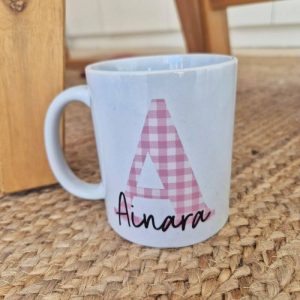 Taza con inicial y nombre personalizada para comunión