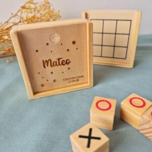 Juego tres en raya personalizado con nombre