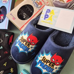 Pack Regalo Super Padre - Zapatillas, calcetines y llavero