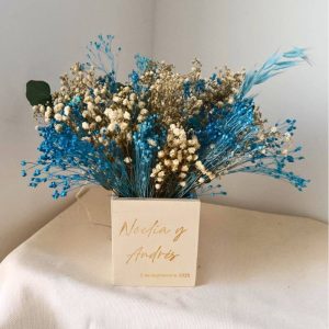 Caja de Madera con Flores Preservadas para Parejas – Personalizada con Nombres y Fecha