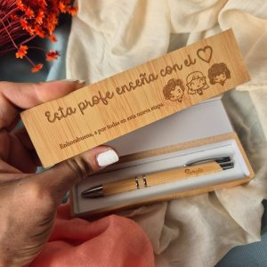 Bolígrafo Personalizado para Profesores - Esta maestra enseña con el ♥