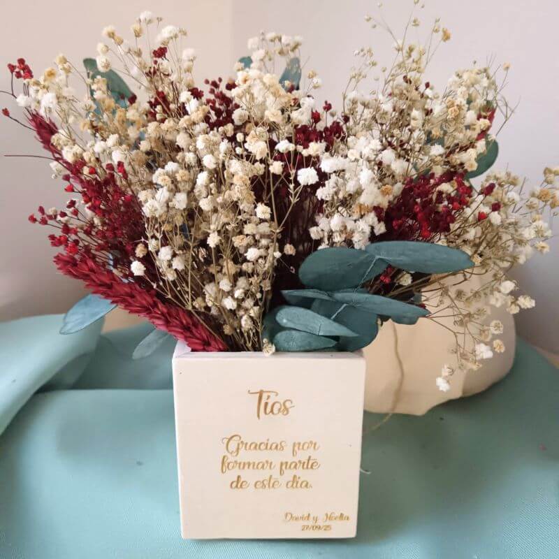 Cajita de madera con flores preservadas personalizada - Imagen 20