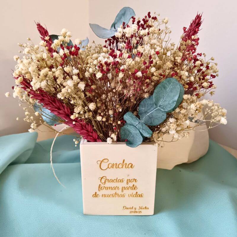 Cajita de madera con flores preservadas personalizada - Imagen 18