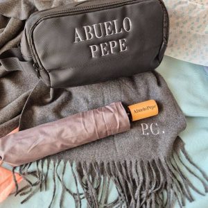 Pack Neceser bordado con Paraguas y Bufanda