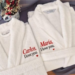 Pack de Albornoces para Parejas - Nombre Bordado y Frase