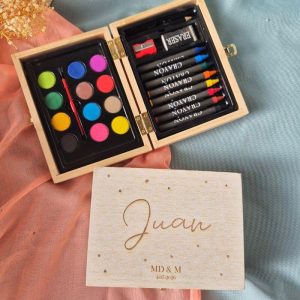 Estuche de madera con pinturas personalizado
