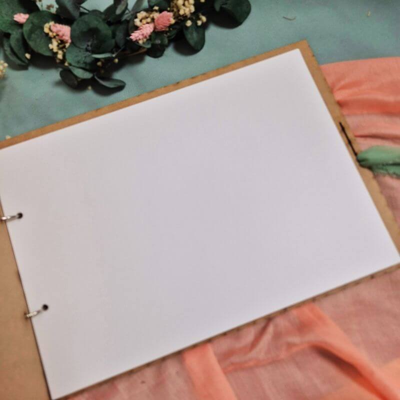 Libro de Firmas Comunión Personalizado de madera - Modelo Ramita Verde - Imagen 3