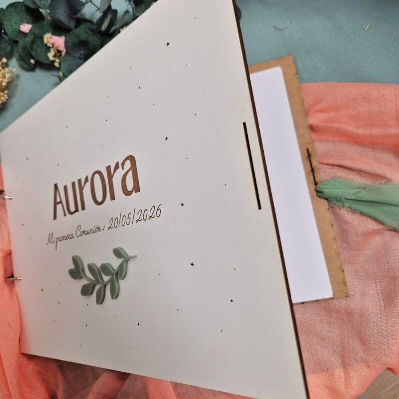Libro de Firmas Comunión Personalizado de madera - Modelo Ramita Verde - Imagen 2