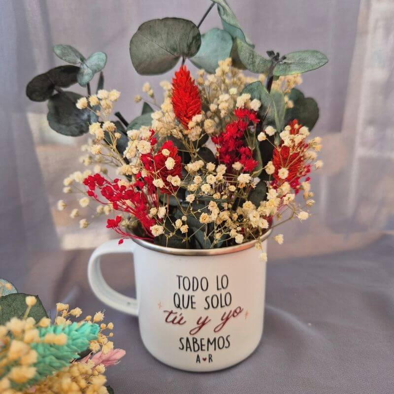 Taza de Metal con Flores Preservadas - Modelo San Valentín - Imagen 2